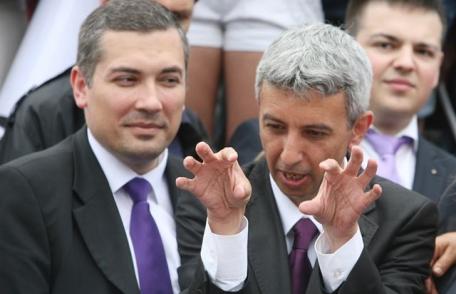 Candidaţii lui Dan Diaconescu sunt puşi să semneze contract: dacă pleacă din partid plătesc 2 milioane de euro