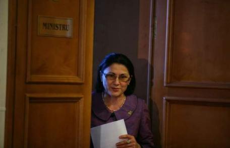 Andronescu introduce bacul profesional săptămâna viitoare, prin ordonanţă de urgenţă