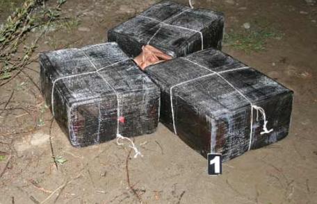 Peste 31000 pachete de țigări de contrabandă, depistate de polițiști