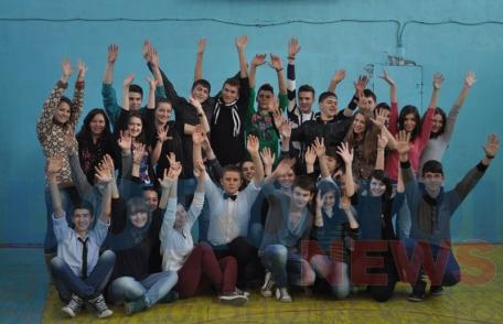 Balul Bobocilor de la Liceul „Regina Maria” Dorohoi continuă șirul petrecerilor