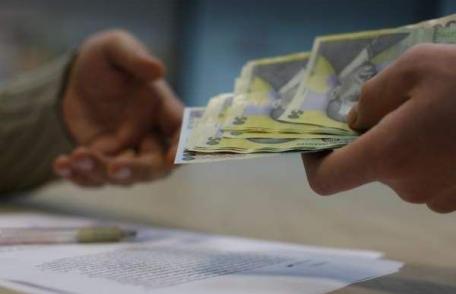 Bani de liceu: Astăzi s-au virat către școli banii pentru elevii din județul Botoșani