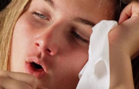 Simptome îngrijorătoare. Cum îţi dai seama că o răceală este mai gravă decât pare
