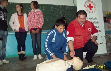 „Voluntar pentru sănătate!” activitate desfășurată la Şcoala gimnazială „Dimitrie Romanescu” - FOTO