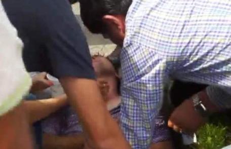 Pumni, bâte și cuvinte jignitoare, pe tema materialelor de propagandă electorală