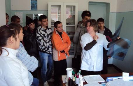 Liceul Tehnologic Special „Ion Pillat” Dorohoi: Tutunul ucide - Să spunem NU fumatului