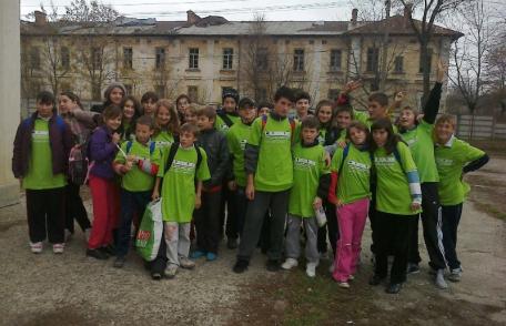 Şcoala gimnazială „Al. I. Cuza” Dorohoi - Ne mişcăm în direcţia bună! - FOTO