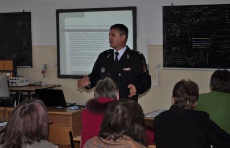 [VIDEO][GALERIE FOTO] Directori de scoli intruiti sa actioneze la situatii de urgeta