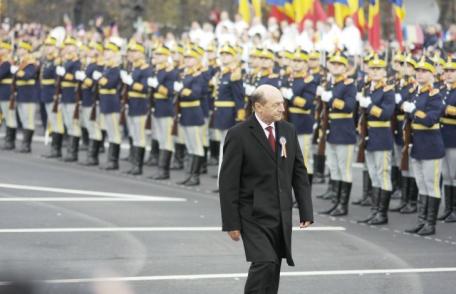 Băsescu, huiduit de Ziua Naţională