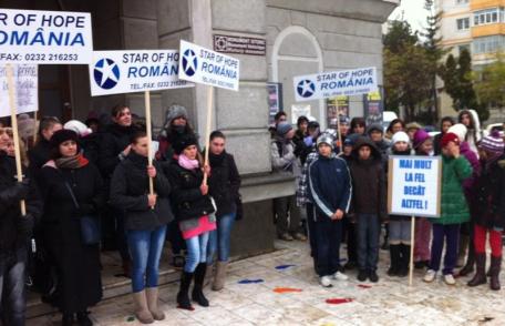 „Ziua Internaţională a Persoanelor cu Dizabilităţi” a fost marcată cu un Marş al Solidarităţii - FOTO