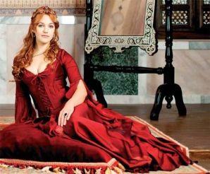 Presupusa amantă a lui Suleyman Magnificul se apără: „Nu sunt lesbiană”