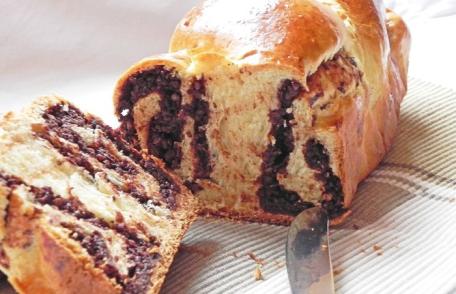 Cozonac cu nucă și cacao