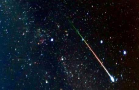 O ploaie spectaculoasă de meteoriți va avea loc pe 13 decembrie