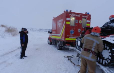 Doi bărbaţi rămaşi înzăpeziţi la Dorobanţi, salvaţi cu ATV- ul pe şenile