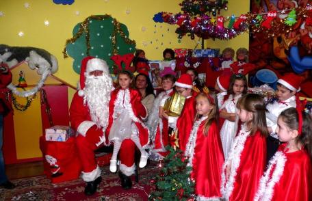 Grădiniţa nr. 4 Dorohoi, grupa „Albinuţele” – E VREMEA COLINDELOR