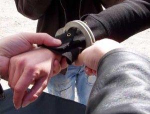 Mandat de arestare pentru un tânăr din Dersca 