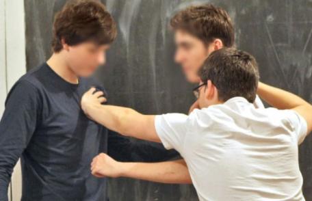 Elevii violenţi ar putea rămâne fără alocaţiile de la stat 