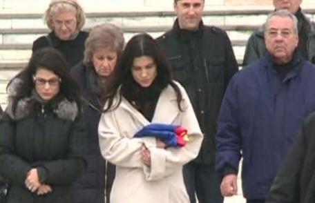 Vezi ce semnificaţie are mesajul văduvei lui Sergiu Nicolaescu și de ce a îmbrăcat paltonul alb