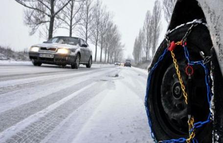 Mobilizare de proporţii pentru prevenirea blocajelor pe drumurile botoşănene