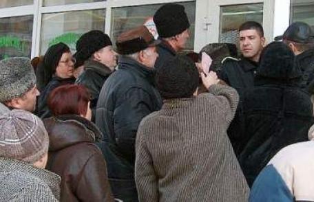 Haosul reţetei electronice. Românii ajung să stea şi trei zile până să îşi cumpere tratamentul prescris de medici