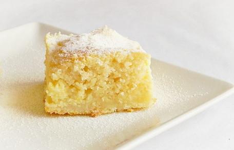 Prăjitură cremoasă cu brânză dulce