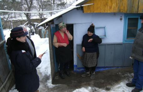 Învăţaţi să-şi protejeze locuinţele de incendiu, la ei acasă