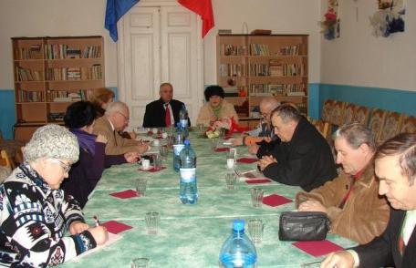 Pensionarii botoşăneni au cerut ajutorul prefectului pentru a ajunge la parlamentari