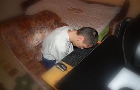 Apel! Nu mai pot scrie cu nasul !