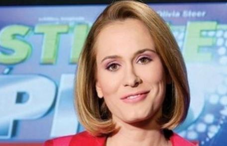 Andreea Esca nu poartă brăţări la TV. Află motivul pentru care a luat această decizie