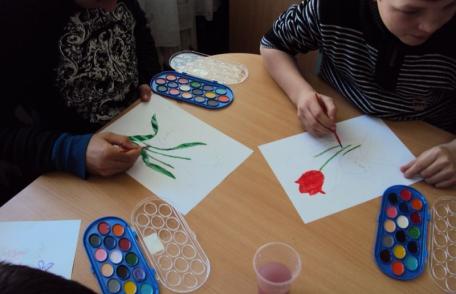 „În lumea florilor lui Ştefan Luchian” - Liceul Tehnologic Special „Ion Pillat” Dorohoi - FOTO