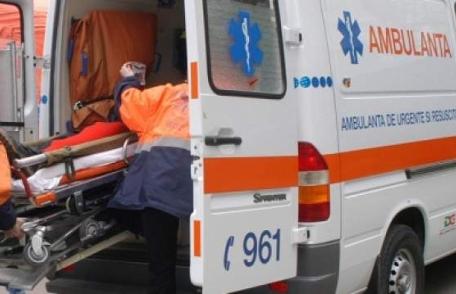 O femeie și fiul acesteia de 6 ani, au ajuns la spital din cauza unui dărăbănean grăbit