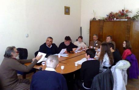 Cenaclul EDITOR şi-a reluat şedinţele la Casa Municipală de Cultură din Dorohoi - FOTO