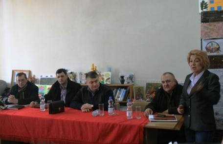 Florin Ţurcanu încurajează încrederea cetăţenilor în asociaţii şi cooperative