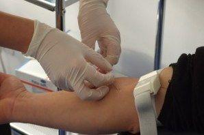 Din cauza stării avansate de ebrietate, un șofer din Dorohoi, a fost dus de polițiști, la spital pentru recoltare de probe biologice