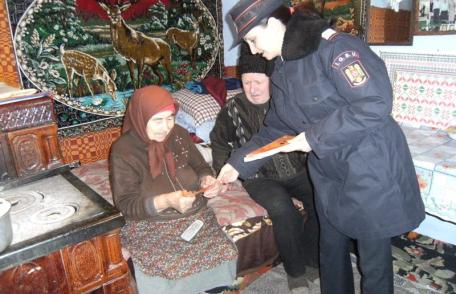 Învăţaţi să-şi protejeze casele de incendiu, la ei acasă 