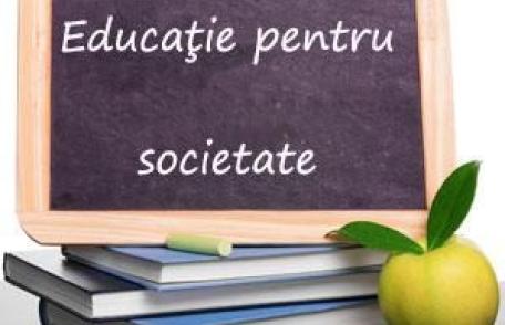 Interzis, de mici, la informatică şi la limbi străine