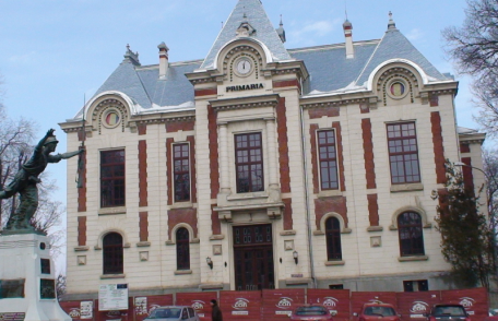 S-a dat startul lucrărilor de reabilitare a sediului Primăriei Municipiului Dorohoi - etapa a II a