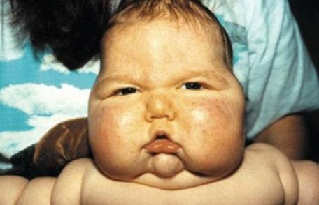 Șocant: Și-a dat în judecată soția pentru că i-a născut un bebeluș prea urât