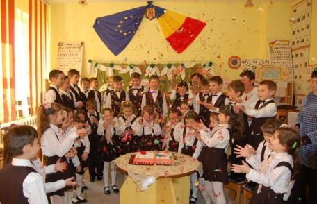 Școala Gimnazială „A.I.Cuza” Dorohoi: Sărbătoarea celor 100 de zile de şcoală - FOTO