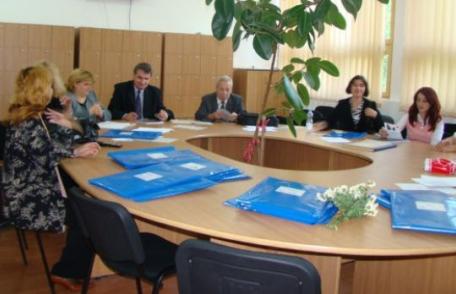 Directorii de şcoli, scutiți de orele de predare. Vezi ce prevede un proiect al Ministerului Educaţiei