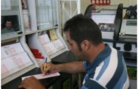 Un tânăr din Botoșani a distrus bunuri dintr-o agenție loto, în sumă de 7500 lei