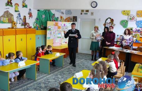 „Micii  pompieri” în concurs la Dorohoi - FOTO
