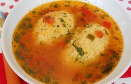 Supă de roșii cu găluști