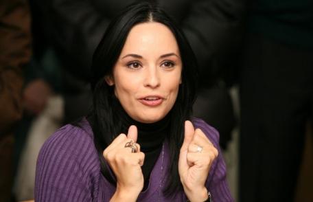 Andreea Marin se întoarce la TVR 1 să cânte muzică populară! 