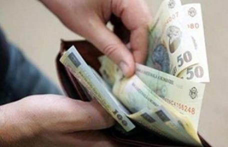 Vezi câte bacterii conţine o singură bancnotă. Ce recomandă doctorii