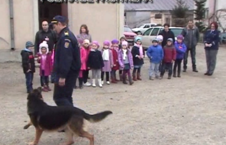 „Şcoala Altfel” la Poliţia de Frontieră Botoşani. Copiii de azi poate poliţiştii de frontieră de mâine - VIDEO