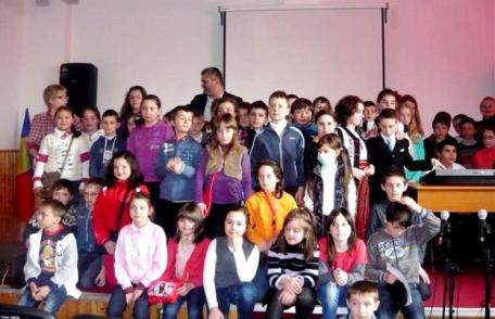 „Întâlnire de gradul zero” între elevi din Dorohoi şi mici nevăzători de la Târgu Frumos - FOTO