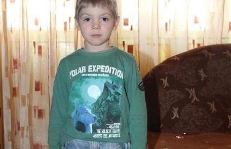 O mână de ajutor pentru un băieţel care are nevoie de o proteză