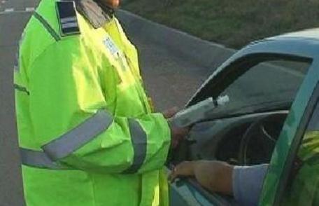 Bărbat din Broscăuți rămas fără permis după ce a fost prins de polițiști băut la volan