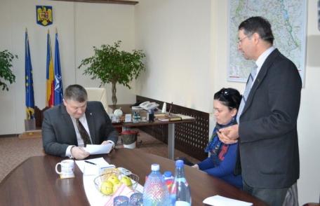 Protestele au dat roade. Profesorii de la Vf. Câmpului îşi vor primi salariile