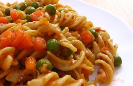 Paste cu zacuscă de vinete